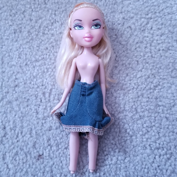 2003 Classic Strut It Cloe Bratz Doll - Picture 8 of 8